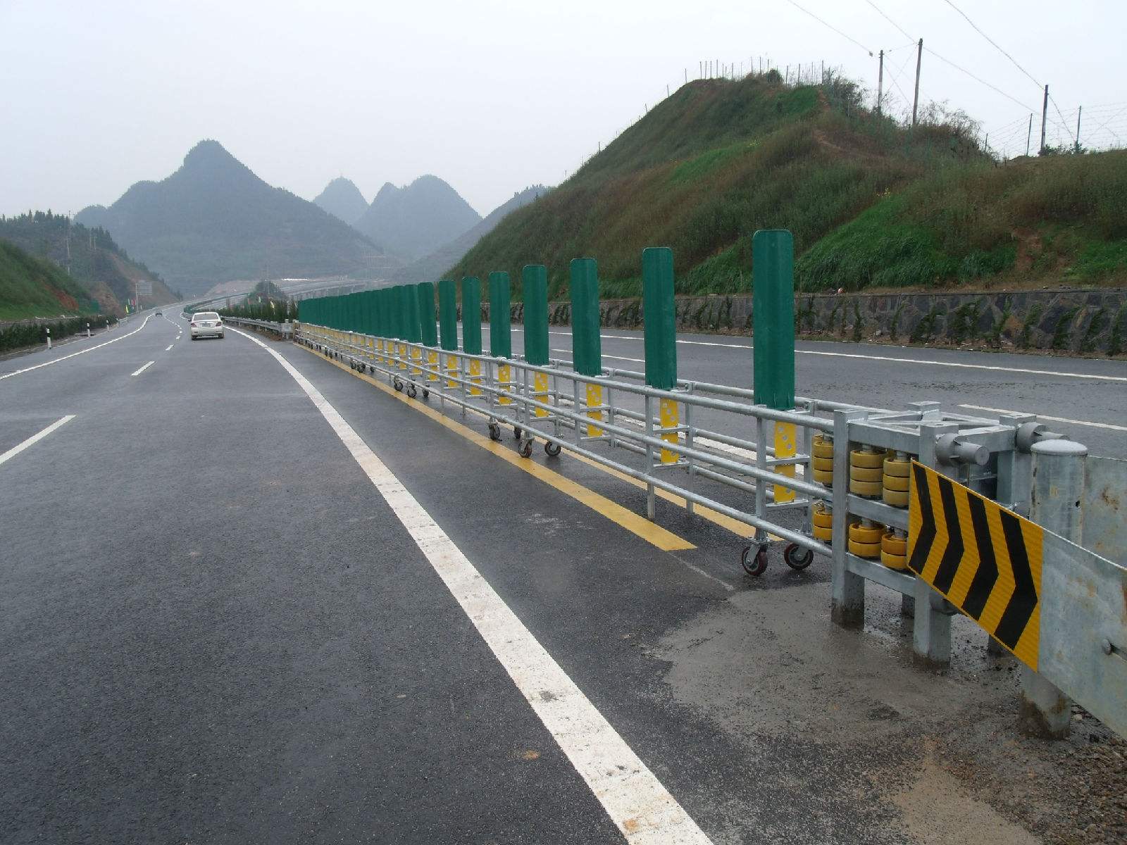 阿里巴巴高速公路波形護欄