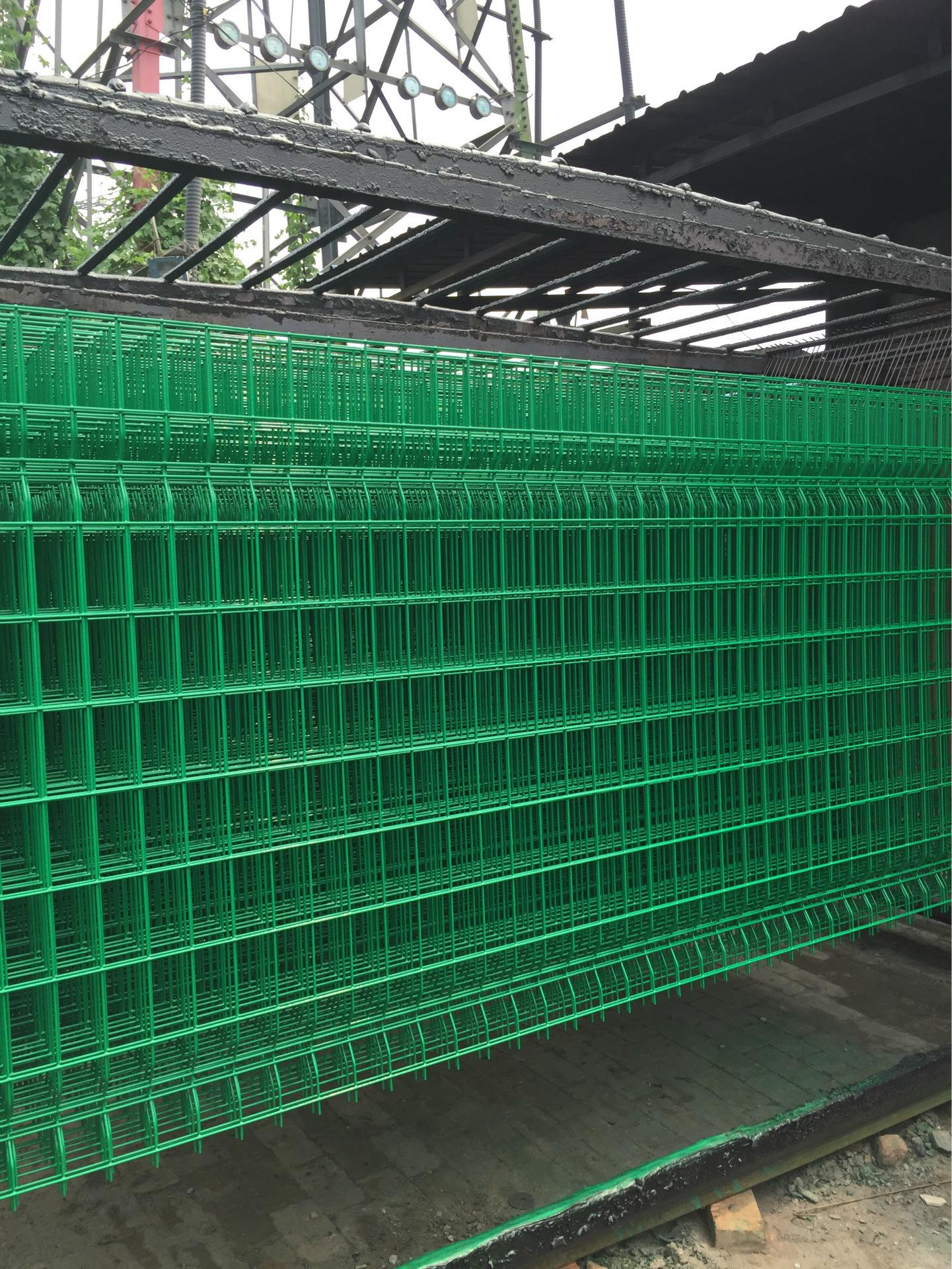 阿圖什高速公路護欄板型材生產線