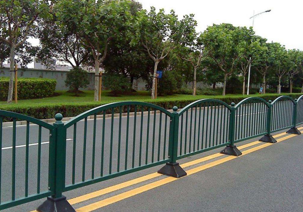 玉龍高速路波形護欄廠