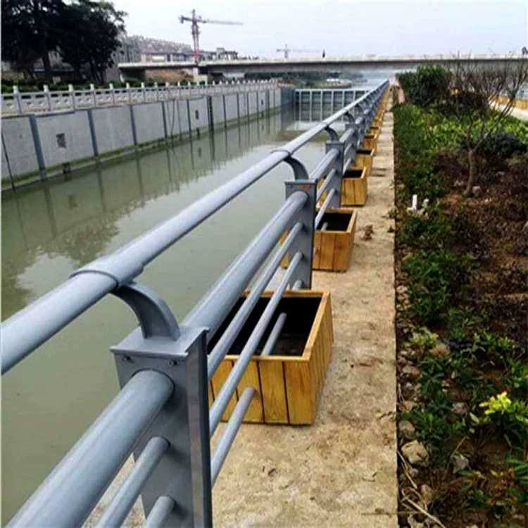 玉鐵高速護欄事故