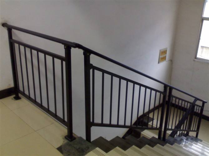 玉溪高速護欄板壓型設備生產線