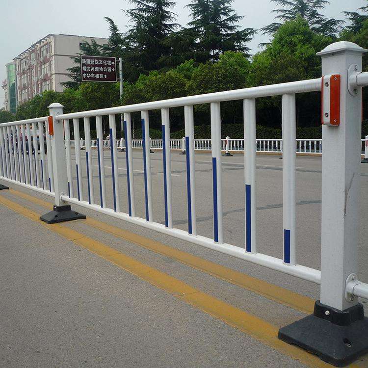 玉湛高速護欄出口