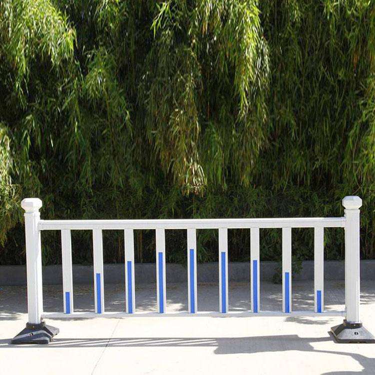 元旦四川高速公路波形護欄安裝