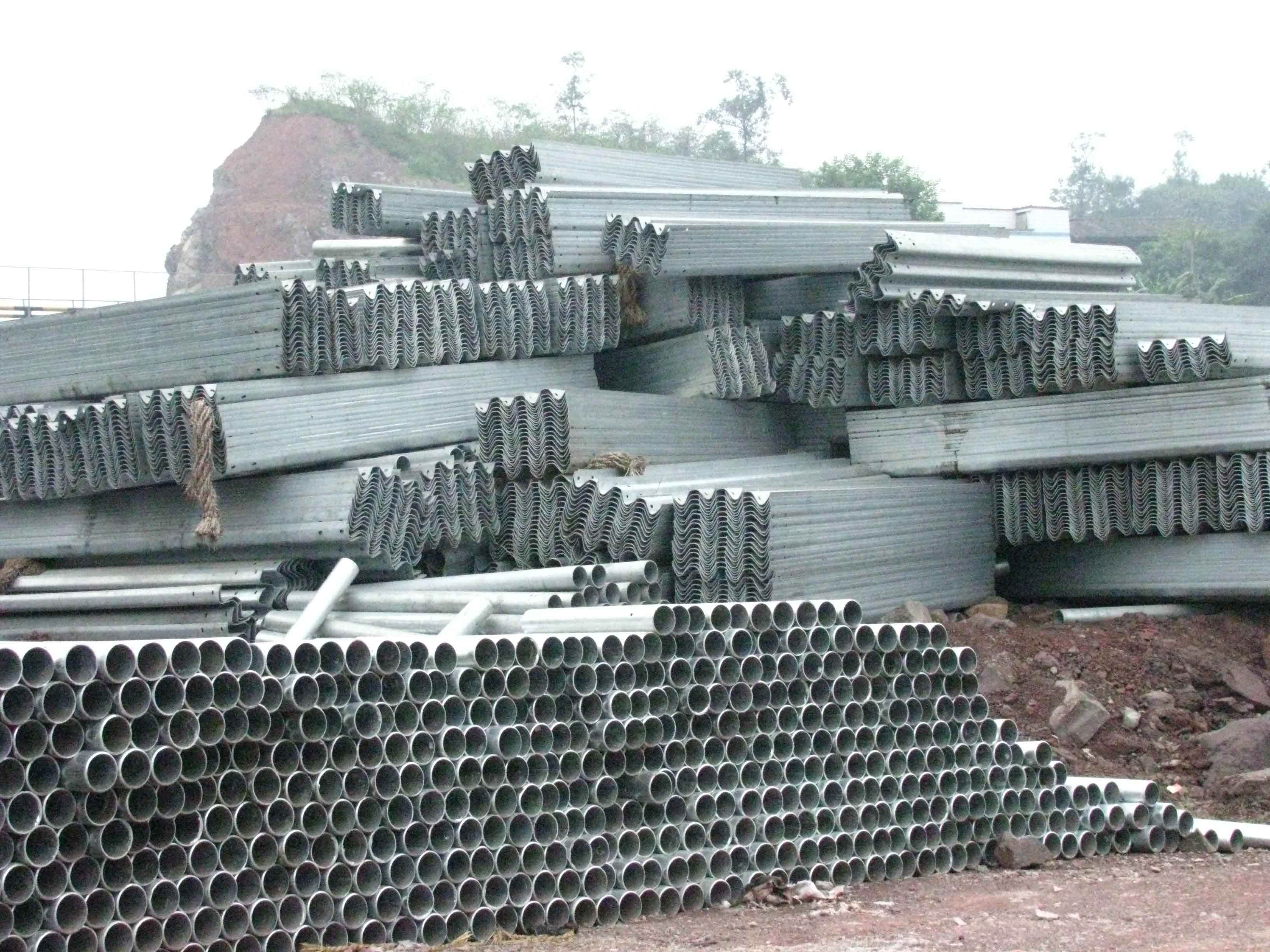 圓管高速公路護欄網型號