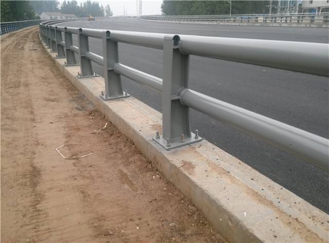 岳陽高速護欄板壓型設(shè)備生產(chǎn)線