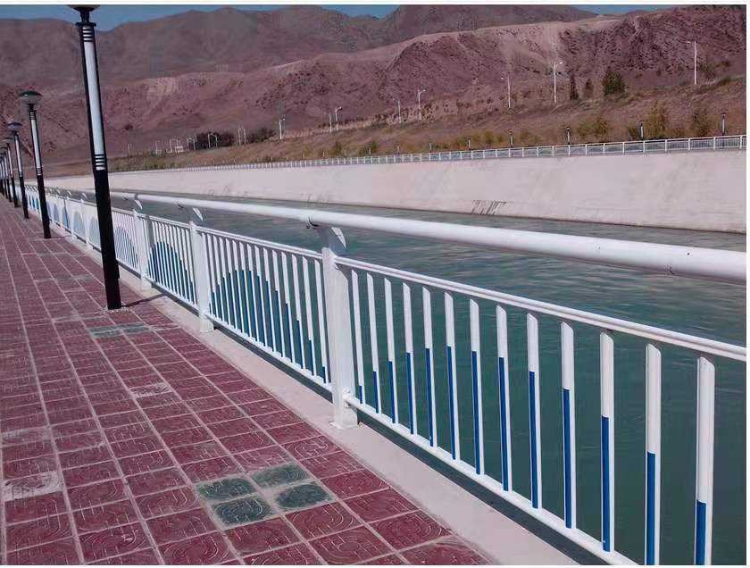 云南高速波形護欄廠家