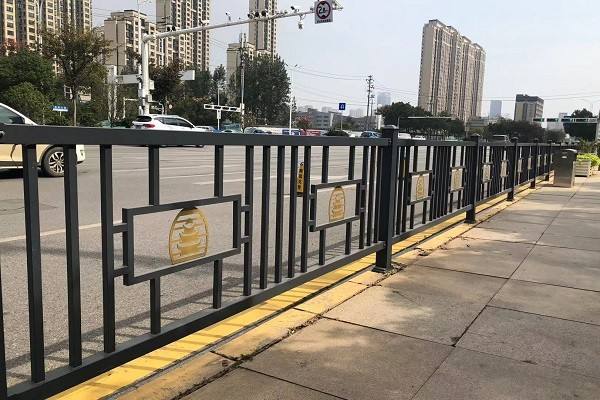 云南高速公路波形護欄板廠家直銷