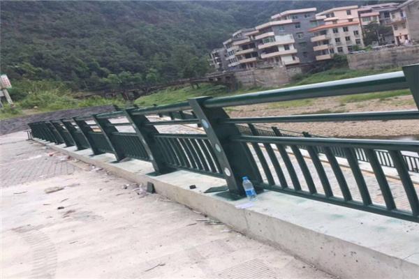 云南高速公路波形護欄板生產廠家