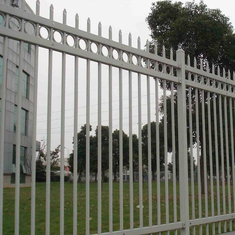 云南高速公路防護(hù)欄廠家