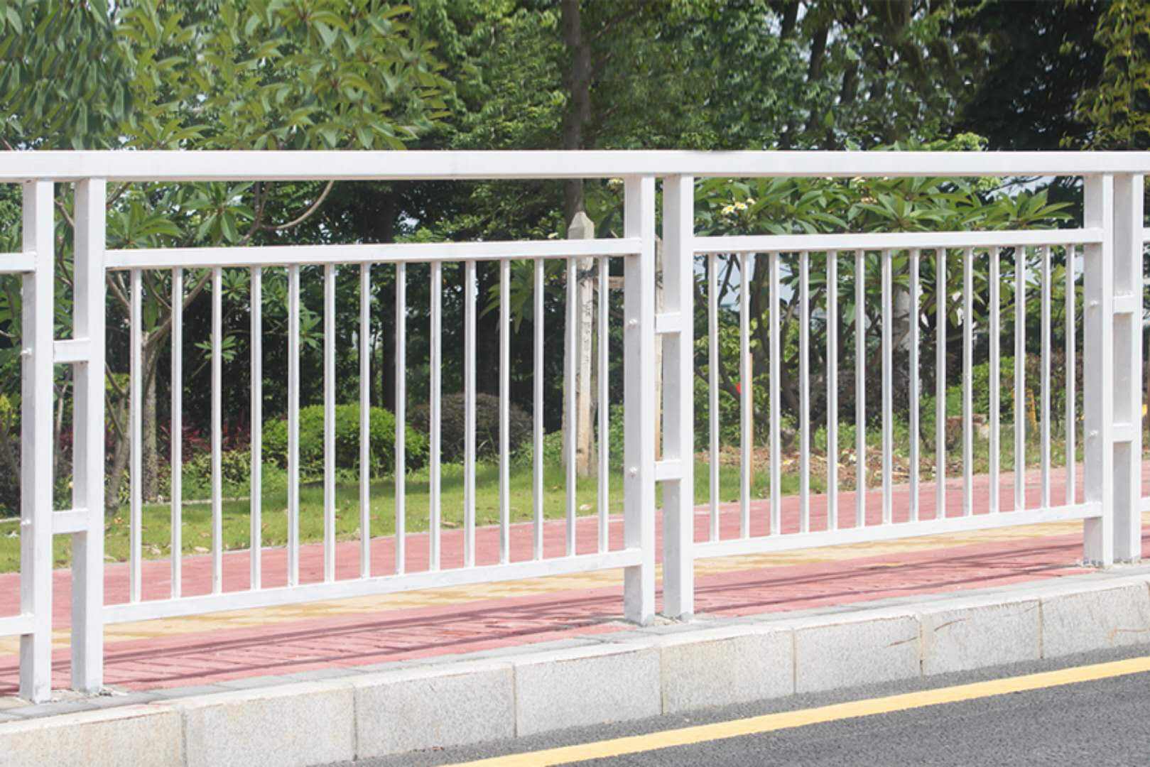 云南高速公路護欄廠商