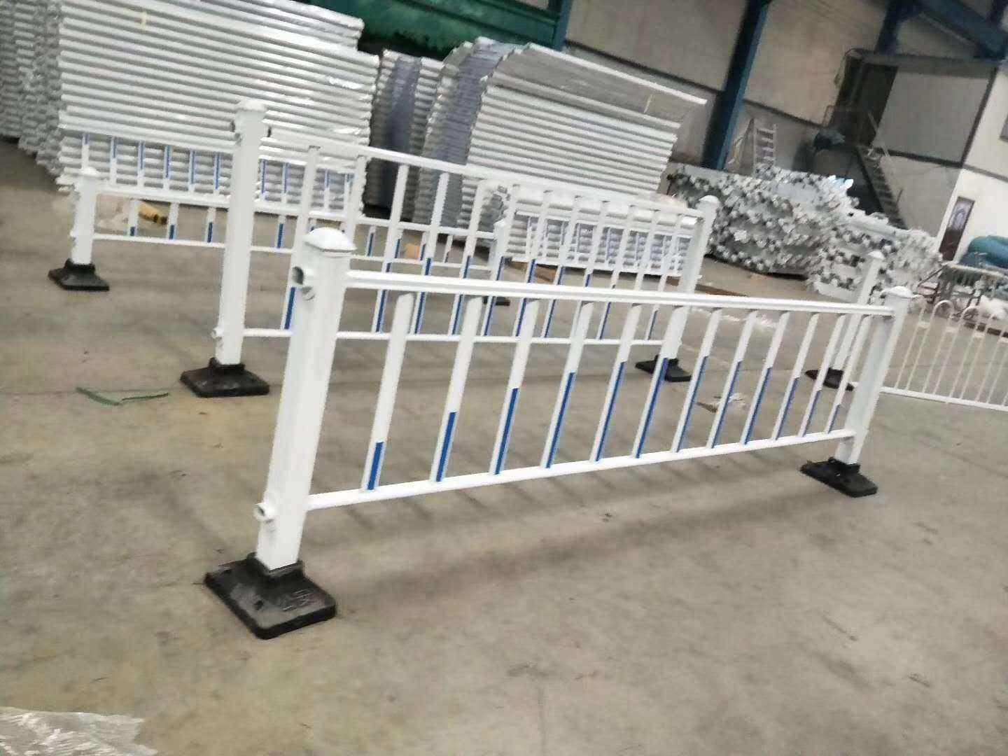 云南高速護(hù)欄板廠家