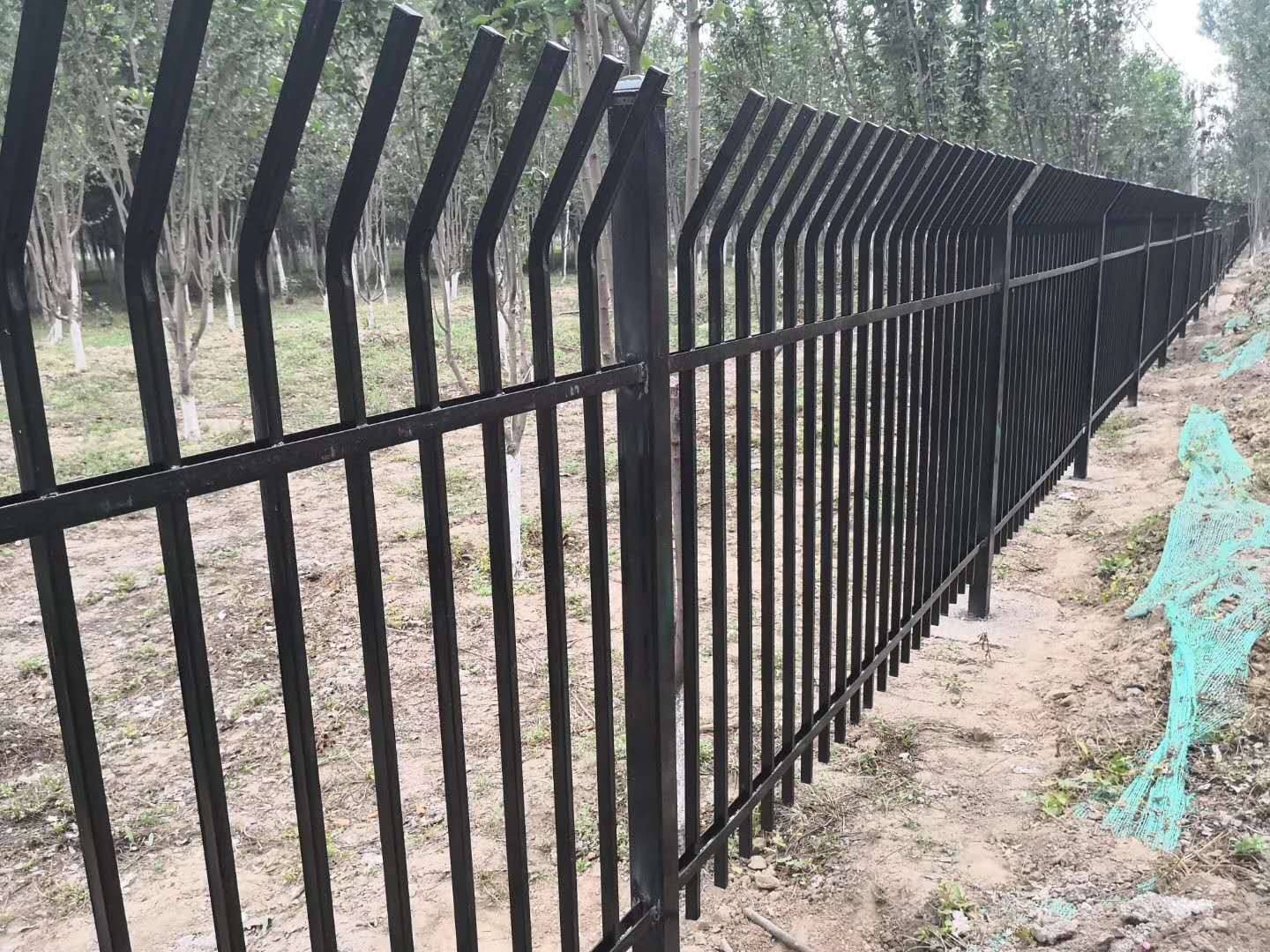 云南高速護欄板設施