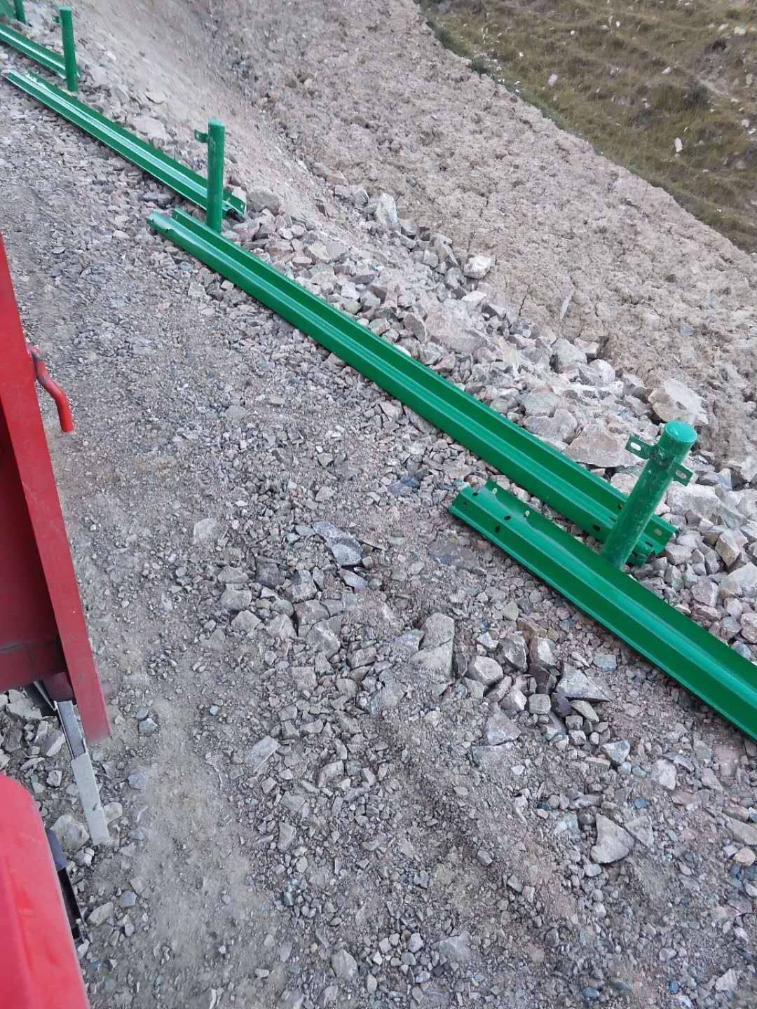 云南高速護欄廠家