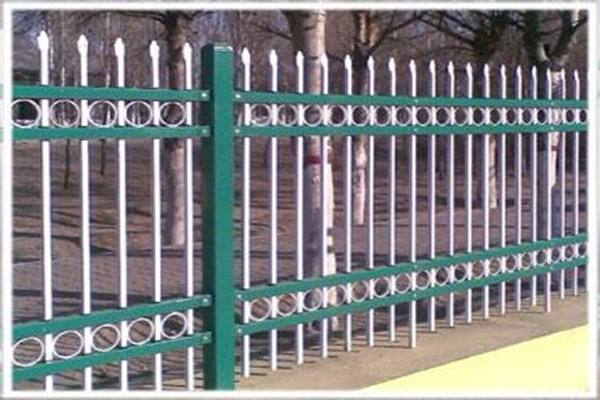 伊犁高速公路護欄網(wǎng)價錢