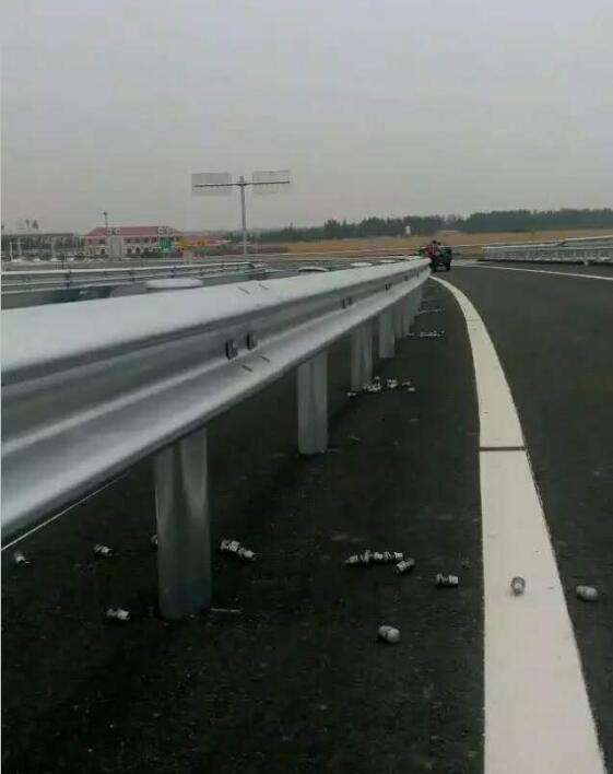 伊犁高速護(hù)欄板生產(chǎn)廠家