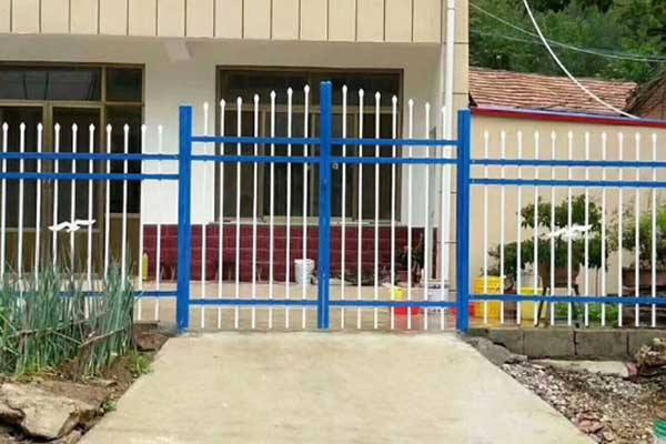 伊通高速?lài)娡夸\鋼護(hù)欄廠