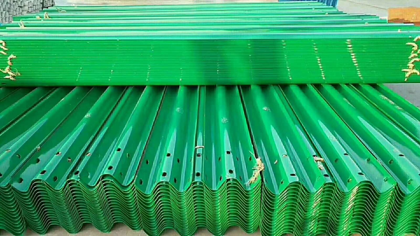 宜賓高速橋護欄塌陷