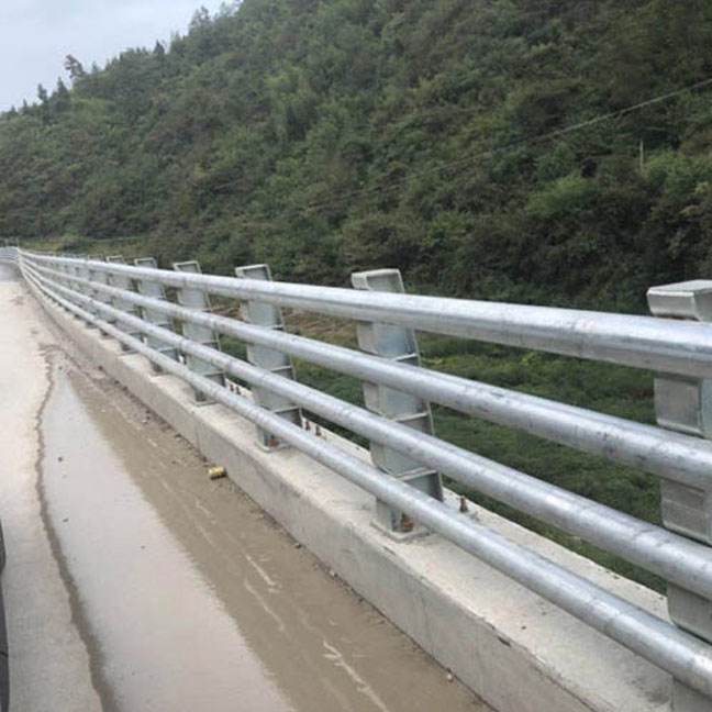 億通高速護欄板