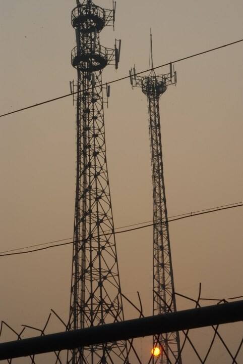 30米通信塔施工費多