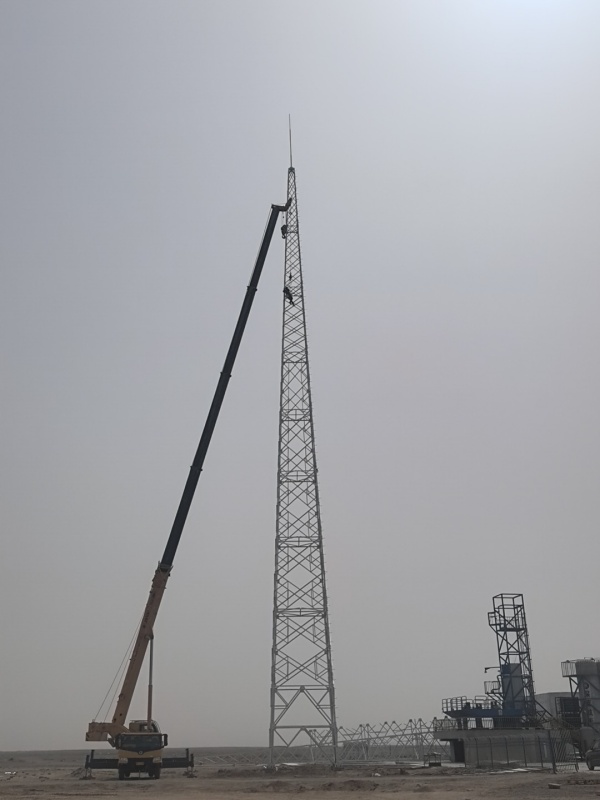 內(nèi)蒙古額濟(jì)納旗深藍(lán)航天54米避雷塔